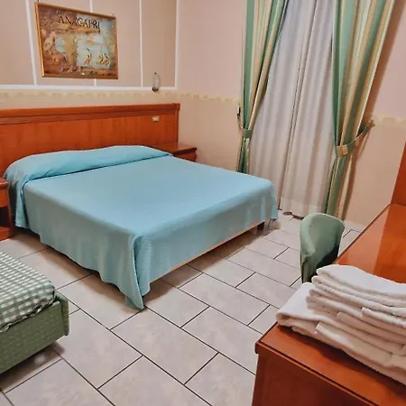 Lento فندق Melito di Napoli
