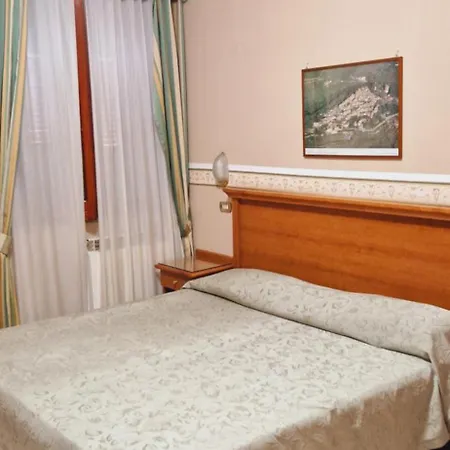 Hotel Lento